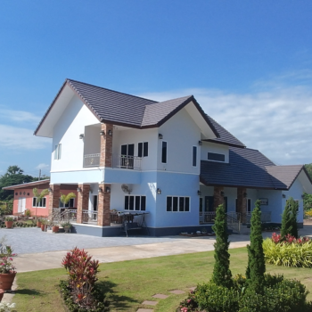 larger 4 bedroom 4 bathroom home in khon kaen.