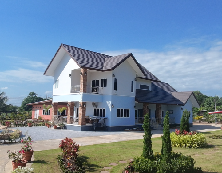 larger 4 bedroom 4 bathroom home in khon kaen.