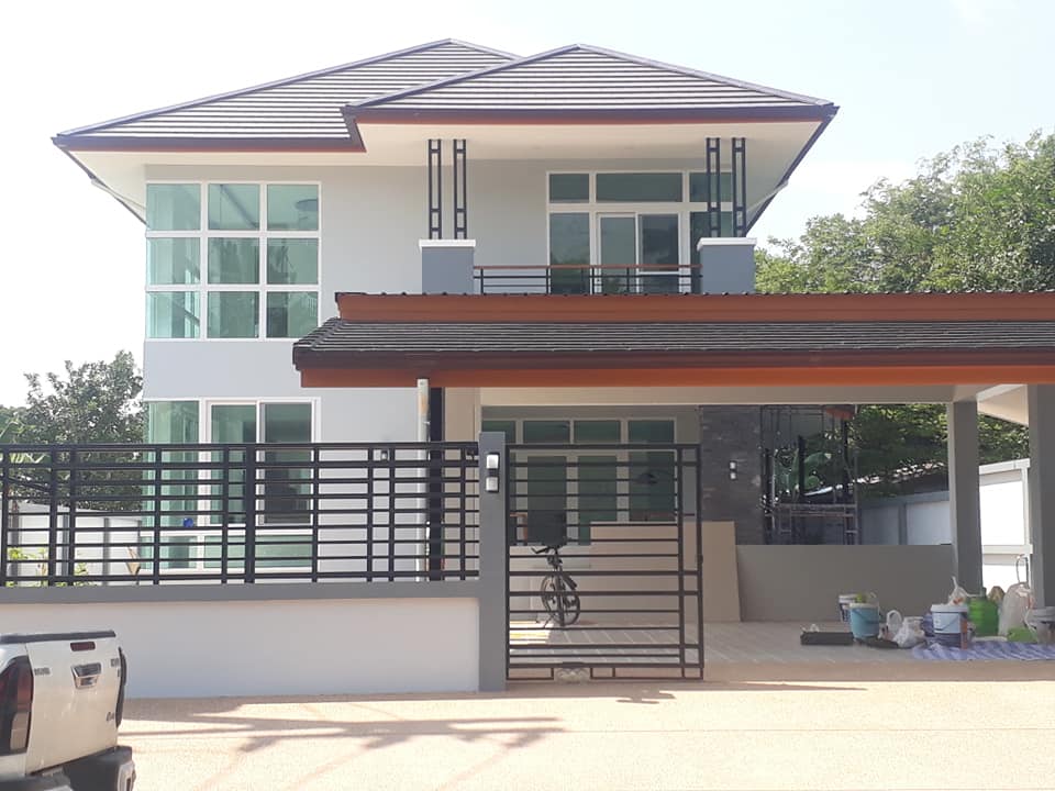 Luxury Modern 5 Bed 5 Bath House