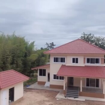 Spacious traditional-style home in Udon Thani featuring 4 bedrooms, 3 bathrooms, large living areas, and generous outdoor space. Ideal for families seeking a comfortable home in Northeast Thailand.